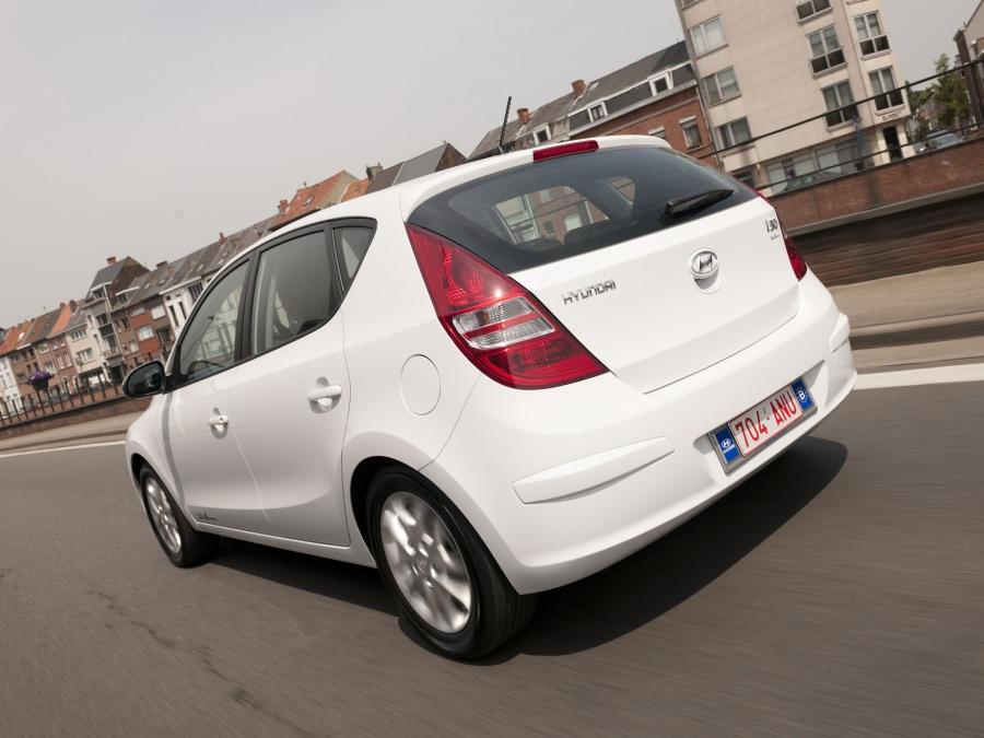  Hyundai i30 Blue Drive 2009 года  (фото 3 из 12)